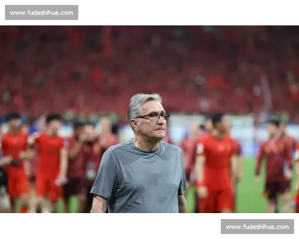 央视曝国足选帅薪资底线：百万欧预算锁定东欧教头 伊万自降 70% 薪酬接盘